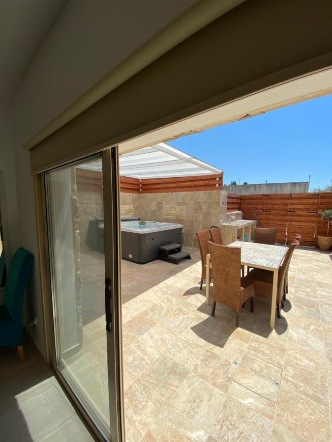 Villa Caerus Paphos Extérieur photo