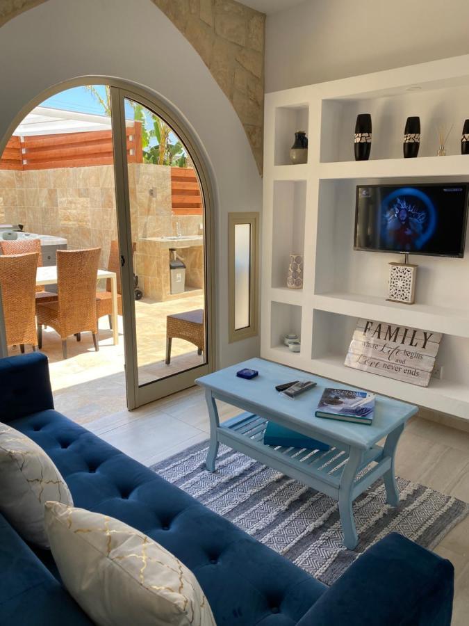 Villa Caerus Paphos Extérieur photo